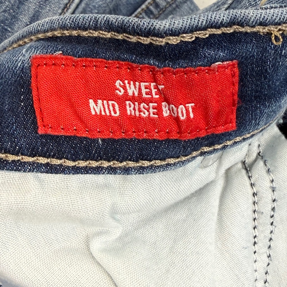 Lucky Brand Sweet Mid Rise Boot Floral Embroidered Jeans Blue 8/29A 144109 - Picture 5 of 12